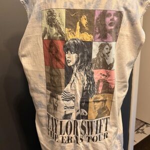 Taylor Swift Blue and White Graphic Tee